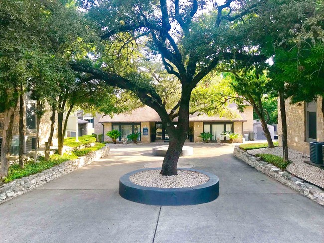 The Connally Apartments in San Antonio, TX - Foto de edificio - Building Photo