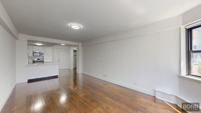 219 E 69th St in New York, NY - Building Photo - Building Photo