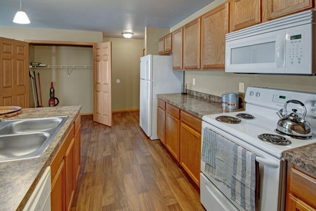 Vue 28 in Williston, ND - Foto de edificio - Building Photo