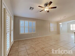 15848 W Adams St in Goodyear, AZ - Foto de edificio - Building Photo