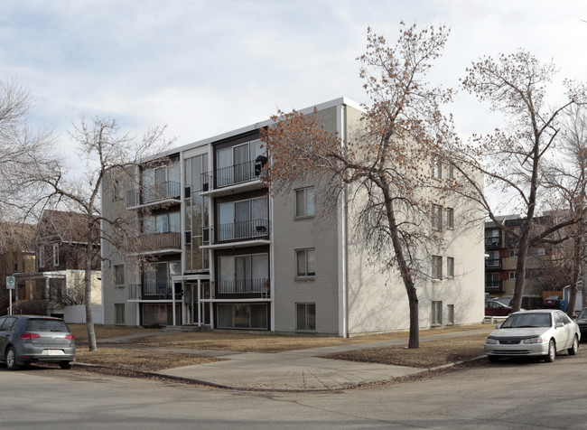 1533 15th Ave SW in Calgary, AB - Building Photo - Primary Photo