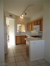 1050 E Cactus Ave in Las Vegas, NV - Building Photo - Building Photo