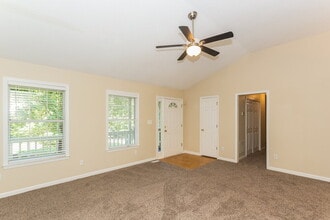 153 Country Mill Ln in Stockbridge, GA - Foto de edificio - Building Photo