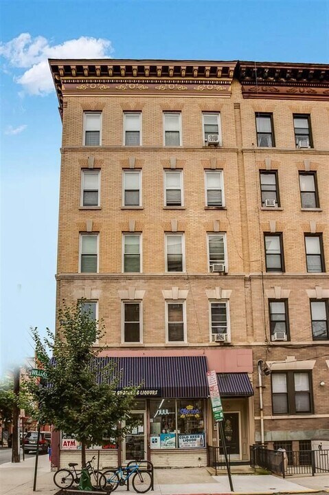 841 Willow Ave in Hoboken, NJ - Building Photo