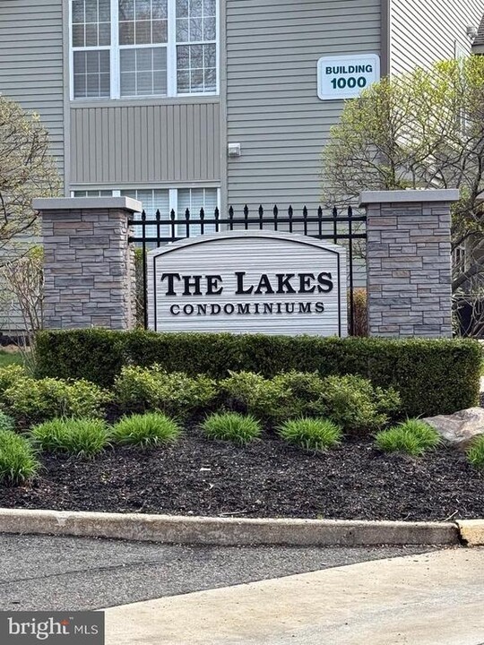 4706B-B Fradswell Ct in Mount Laurel, NJ - Building Photo