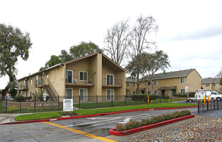 Las Casitas Apartments