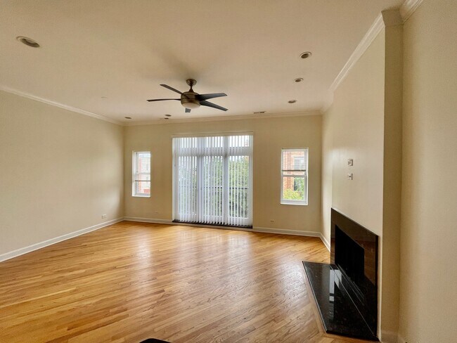 2215 W Monroe St in Chicago, IL - Building Photo - Building Photo