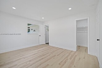 1523 NE 148th St in Miami, FL - Building Photo - Building Photo