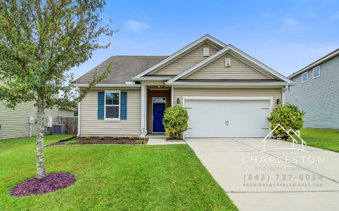 403 War Admiral Ln in Moncks Corner, SC - Building Photo