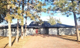 1055 Platteview Dr in Cedar Creek, NE - Building Photo