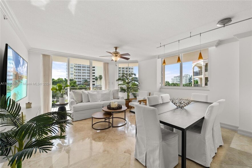 2011 N Ocean Blvd, Unit 401-N in Fort Lauderdale, FL - Building Photo