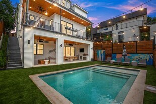 2005 E 8th St in Austin, TX - Building Photo