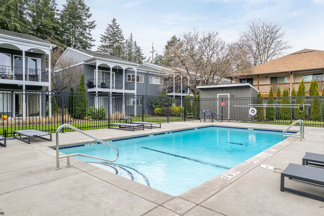 Sunset Station Apartments in Portland, OR - Building Photo