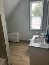216 N Sheridan St, Unit #2 in Bay City, MI - Building Photo - Building Photo
