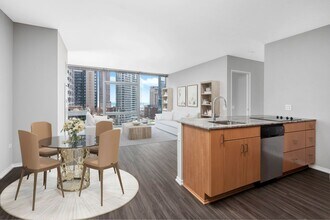 160 E Grand Ave, Unit 1304 in Chicago, IL - Building Photo - Building Photo