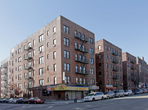 5-21 Sherman Ave in New York, NY - Foto de edificio - Building Photo