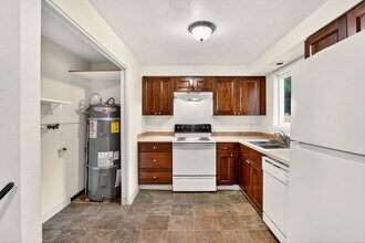 4801 NE Killingsworth St in Portland, OR - Building Photo - Building Photo