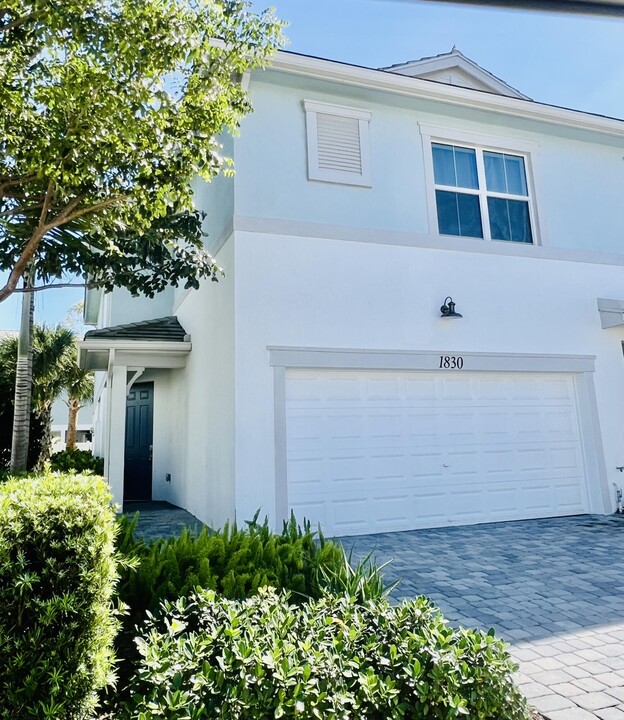 1830 Sandpiper Pointe Pl in Deerfield Beach, FL - Building Photo