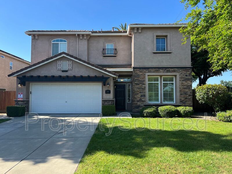 2080 Picadilly Ct in Manteca, CA - Building Photo