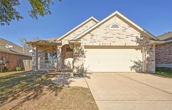 11909 Larch Valley Dr in Austin, TX - Building Photo - Building Photo