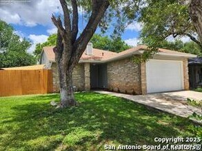 11335 Fish Springs Dr in San Antonio, TX - Building Photo - Building Photo