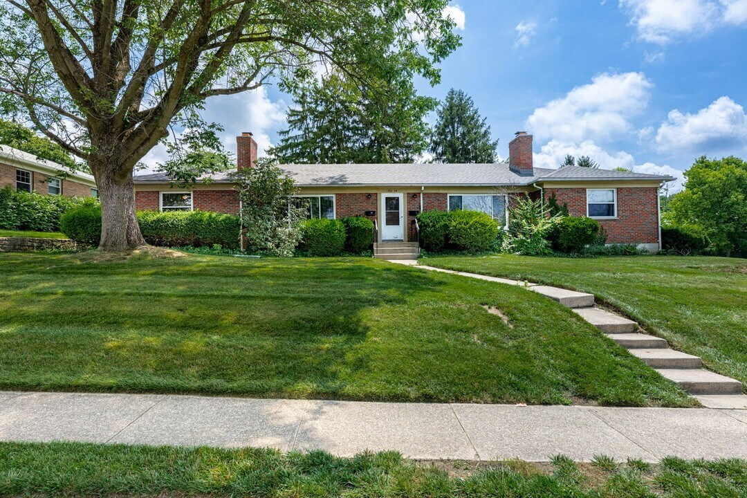 1822 W Schantz Ave in Dayton, OH - Building Photo