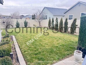 6059 N Silver Spruce Ave in Meridian, ID - Building Photo - Building Photo