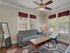 66 Chicon St in Austin, TX - Building Photo - Building Photo
