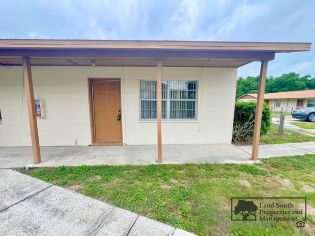 5857 Charlton Dr in Lakeland, FL - Building Photo - Building Photo