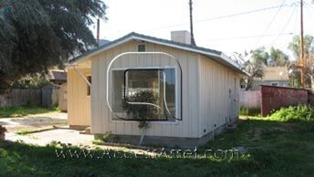 33175 Lorimer St in Lake Elsinore, CA - Building Photo
