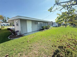 1006 Beach Blvd in Sun City Center, FL - Building Photo - Building Photo