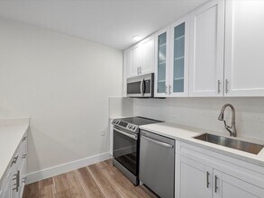 203 NE 107th St in Miami, FL - Building Photo - Building Photo