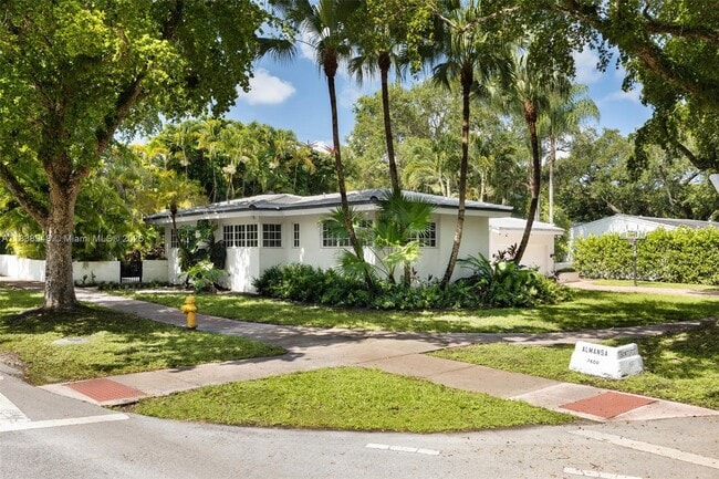 600 Santurce Ave in Coral Gables, FL - Building Photo - Building Photo