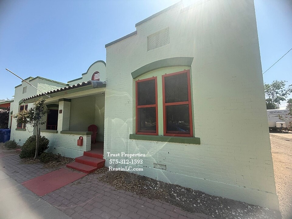 319 N Miranda St in Las Cruces, NM - Building Photo