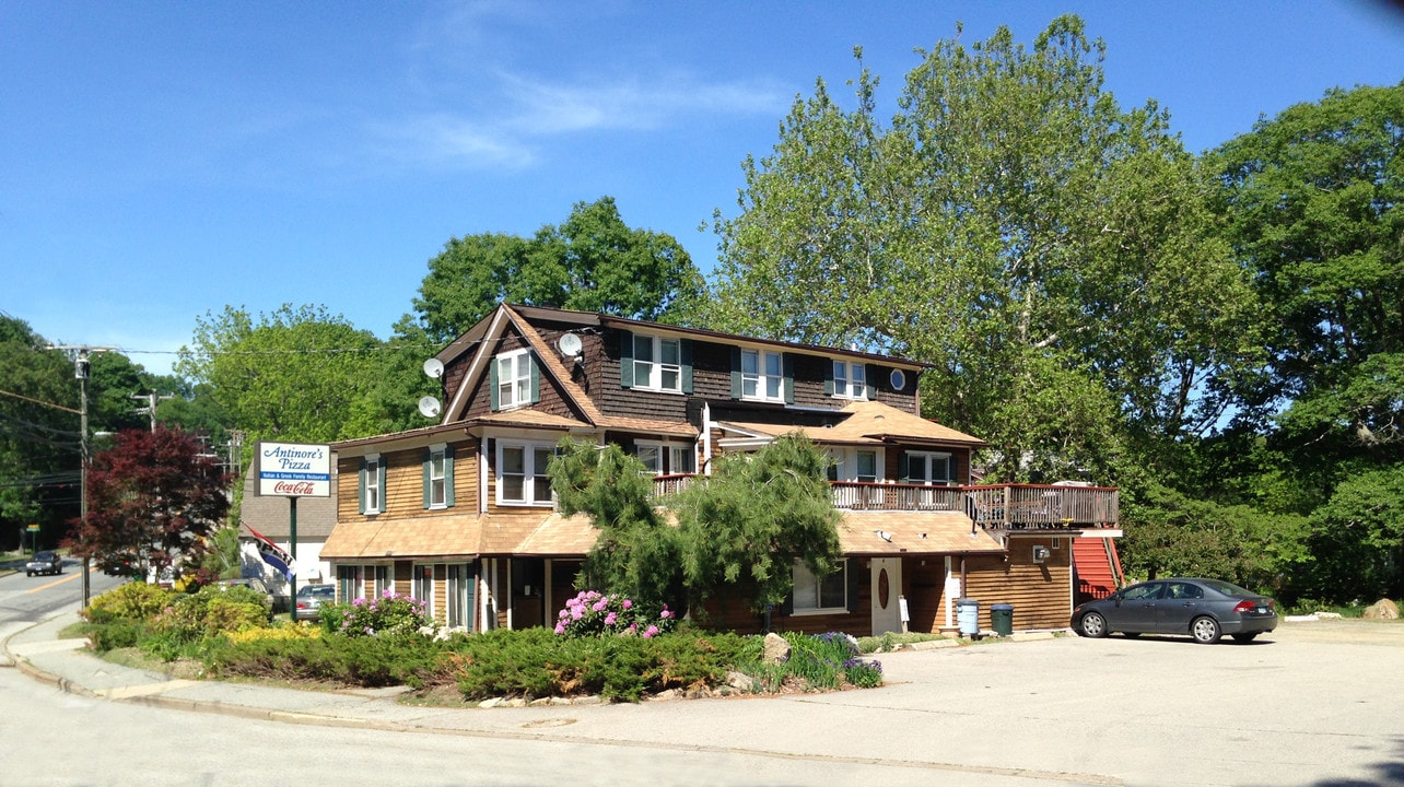 123 Old Norwich Rd in Quaker Hill, CT - Building Photo