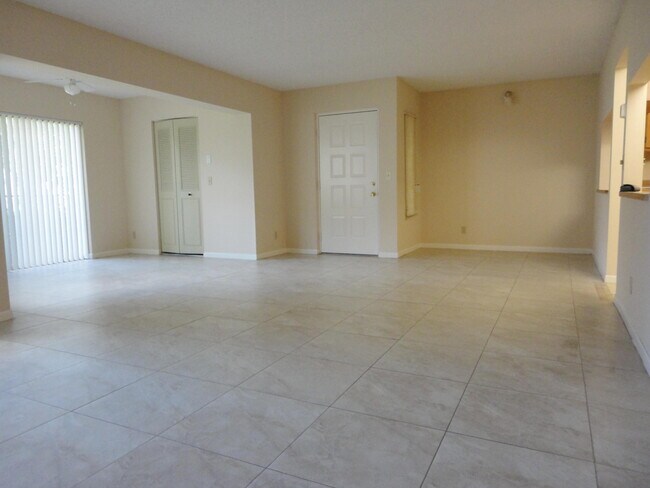 4787 Sable Pine Cir in West Palm Beach, FL - Building Photo - Building Photo