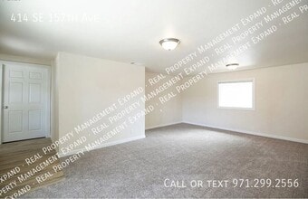 414 SE 157th Ave in Portland, OR - Building Photo - Building Photo