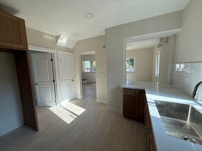 727 E 11th St in Pomona, CA - Building Photo - Building Photo