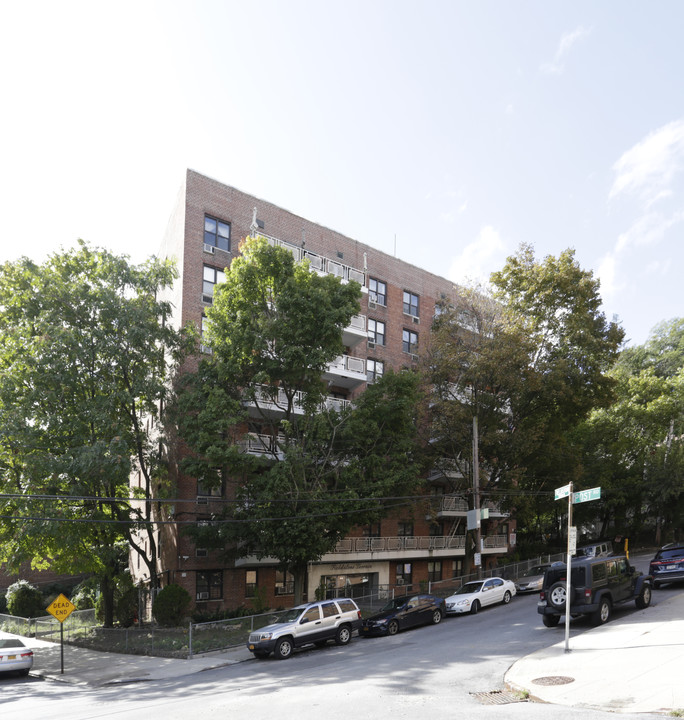 244 Fieldston Ter in Bronx, NY - Foto de edificio