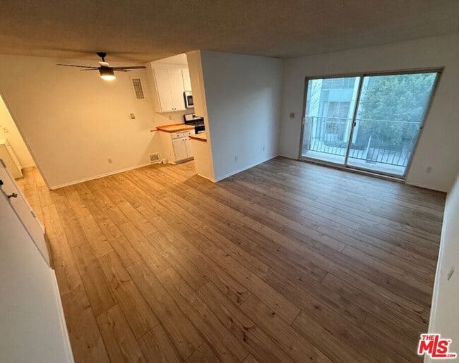 1218 McClellan Dr in Los Angeles, CA - Building Photo - Building Photo