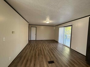 1236 N Oaklane Rd in Springfield, IL - Building Photo - Building Photo