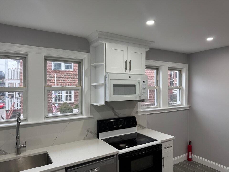 113 Lanark Rd, Unit 1 in Boston, MA - Building Photo