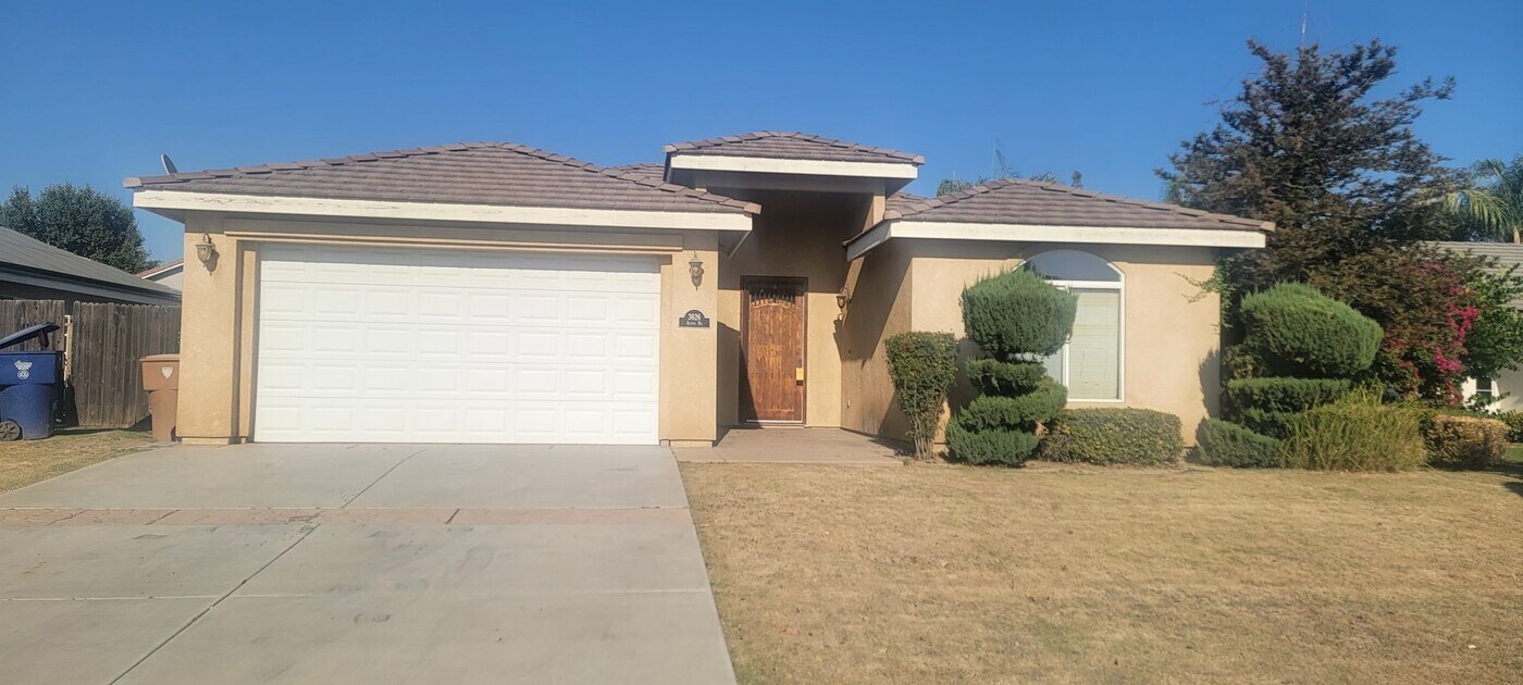 3626 Azure Dr in Bakersfield, CA - Building Photo