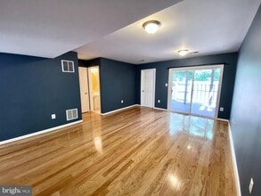 8381 Jovin Cir in Springfield, VA - Building Photo - Building Photo