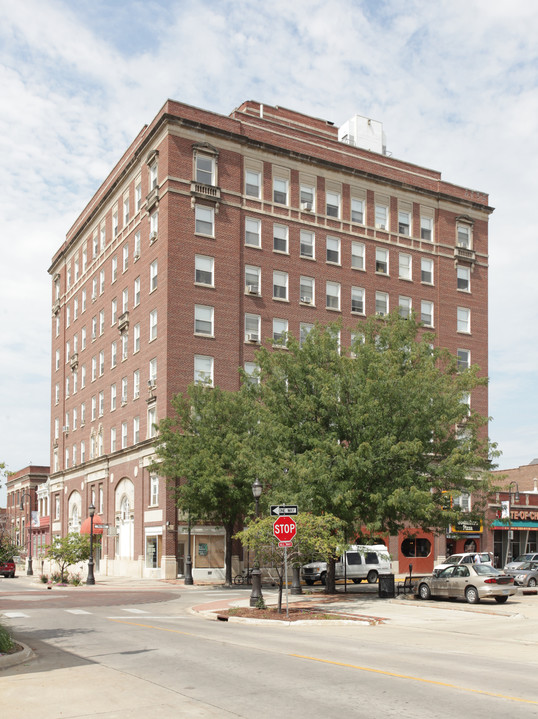 Bluff Towers Apartments in Council Bluffs, IA - Foto de edificio