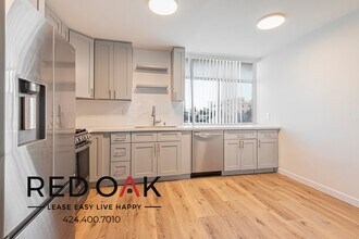 511 N Kenmore Ave, Unit 304 in Los Angeles, CA - Building Photo - Building Photo