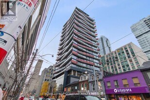 215 Queen St W in Toronto, ON - Building Photo