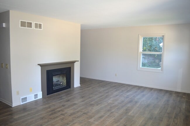 11 Grand Canyon Ct in Madison, WI - Building Photo - Building Photo