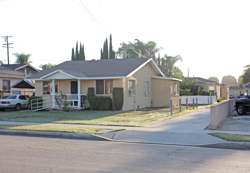 6428 Flora Ave in Bell, CA - Building Photo