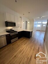 1823 W 17th St, Unit 1F in Chicago, IL - Building Photo - Building Photo